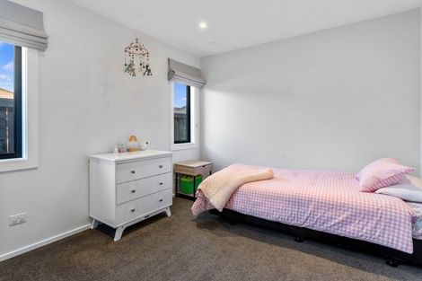 Photo of property in 16 Valour Drive, Rangiora, 7400