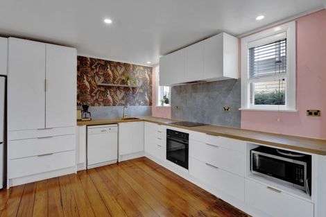 Photo of property in 24 Dunn Street, Egmont Village, 4372