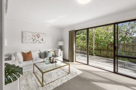 Photo of property in 2/5 Hanlon Crescent, Narrow Neck, Auckland, 0624