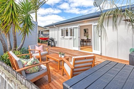 Photo of property in 204a Tui Road, Whangamata, 3620