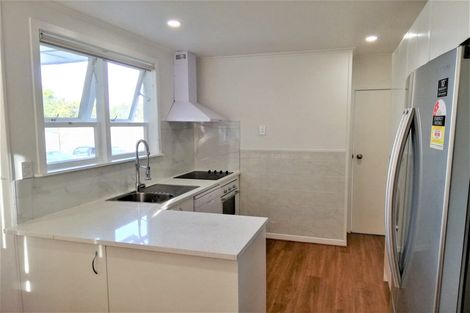 Photo of property in 42 Woodford Avenue, Henderson, Auckland, 0610