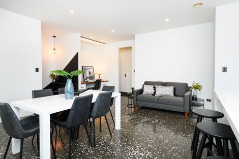 Photo of property in 2 Waimarama Court, Roslyn, Palmerston North, 4414