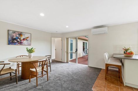 Photo of property in 13 Ginders Drive, Massey, Auckland, 0614