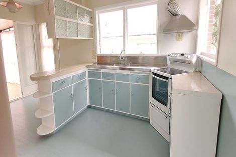 Photo of property in 46 Tiraumea Drive, Pakuranga, Auckland, 2010