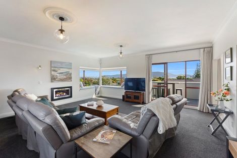 Photo of property in 11 Island View Terrace, Waikanae Beach, Waikanae, 5036