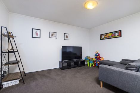 Photo of property in The Haven, 12/120 Beach Haven Road, Beach Haven, Auckland, 0626