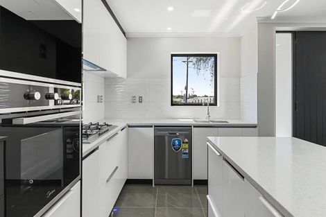 Photo of property in 36 Christmas Road, Manurewa, Auckland, 2102