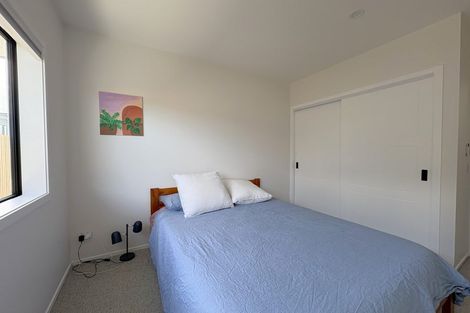 Photo of property in 37 Boeing Way, Newlands, Wellington, 6037