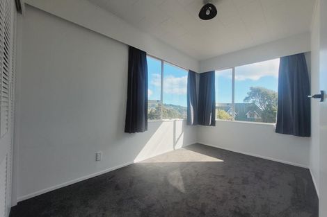 Photo of property in 114 Gloaming Hill, Titahi Bay, Porirua, 5022