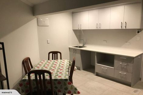 Photo of property in 2/598 Beach Road, Rothesay Bay, Auckland, 0630