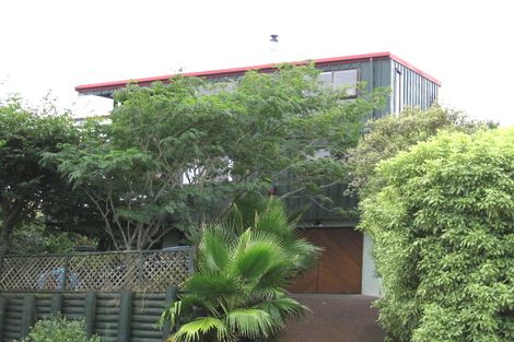 Photo of property in 81 Rosecamp Road, Beach Haven, Auckland, 0626