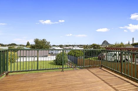 Photo of property in 7 Mount View Place, Spotswood, New Plymouth, 4310