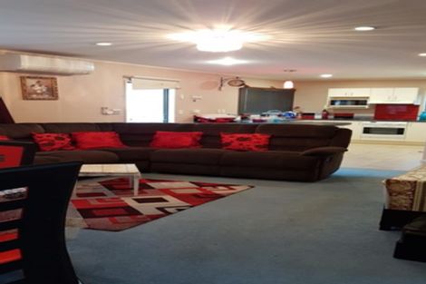 Photo of property in 1/42 Brains Road, Kelston, Auckland, 0602