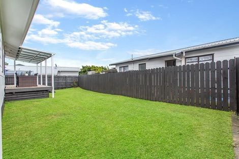 Photo of property in 1/13 Maplesden Drive, Clendon Park, Auckland, 2103