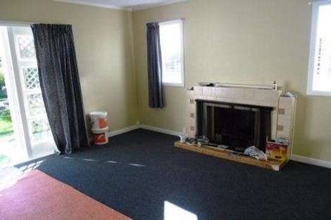 Photo of property in 27 Sheridan Drive, New Lynn, Auckland, 0600