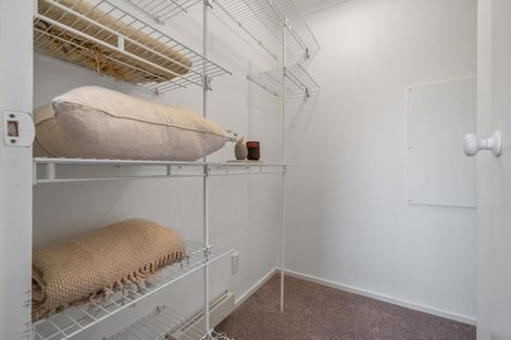 Photo of property in 2/14 Doris Gordon Crescent, Crofton Downs, Wellington, 6035