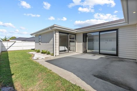 Photo of property in 23 Treestump Road, Takanini, 2112