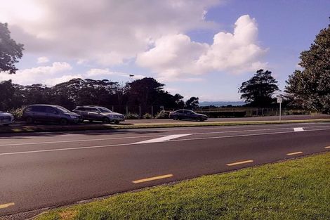 Photo of property in 1/288 East Coast Road, Forrest Hill, Auckland, 0620