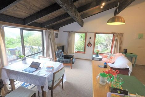 Photo of property in 52 Milne Terrace, Island Bay, Wellington, 6023