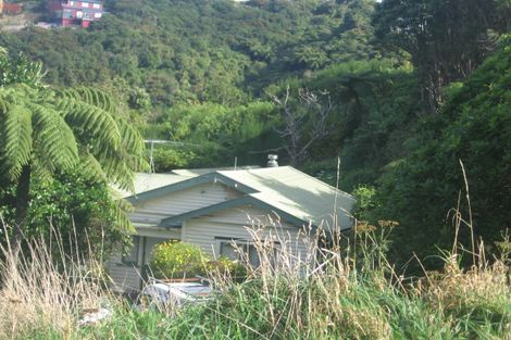 Photo of property in 44 Pekanga Road, Normandale, Lower Hutt, 5010