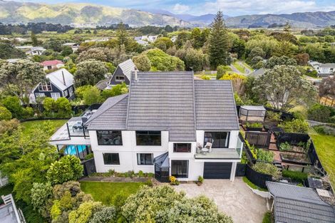 Photo of property in 13 Frances Street, Waikanae Beach, Waikanae, 5036