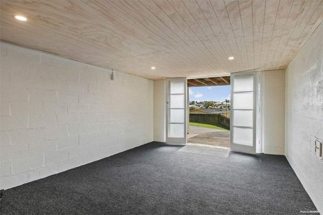 Photo of property in 26 Bond Crescent, Forrest Hill, Auckland, 0620