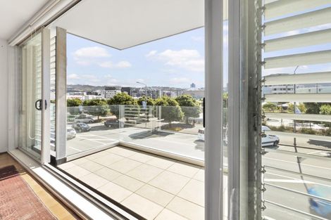 Photo of property in Aqua, 11/74 Oriental Parade, Oriental Bay, Wellington, 6011