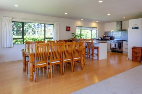 Photo of property in 16 Harsant Avenue, Hahei, Whitianga, 3591