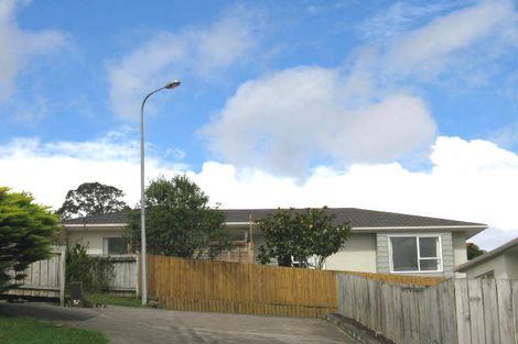 Photo of property in 2/57 Sungrove Rise, Sunnyvale, Auckland, 0612