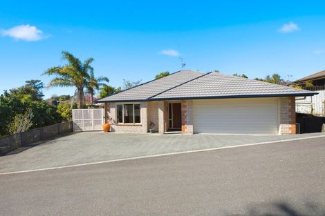 Photo of property in 18 Bateleur Close, Welcome Bay, Tauranga, 3112