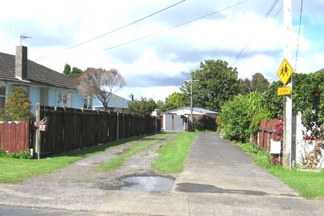 Photo of property in 37 Waipani Road, Te Atatu Peninsula, Auckland, 0610