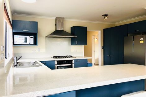Photo of property in 12 Naul Place, East Tamaki Heights, Auckland, 2016