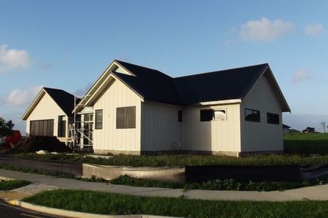 Photo of property in 13 Wheriko Avenue, Glenbrook, Waiuku, 2681