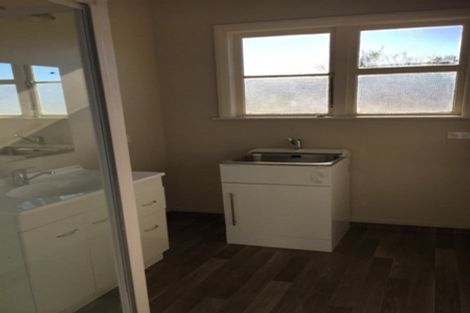 Photo of property in 21 Russell Street, Westport, 7825