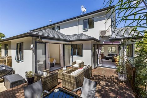 Photo of property in 18 Carento Way, Stanmore Bay, Whangaparaoa, 0932