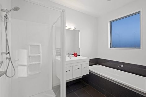 Photo of property in 12 Magnetic Place, Cromwell, 9310