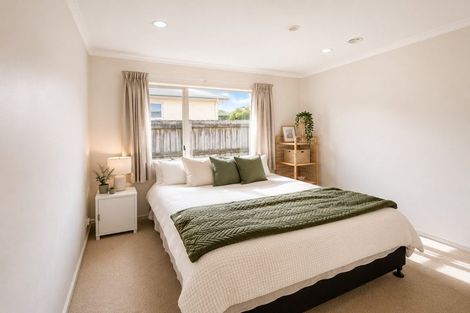 Photo of property in 18 Naul Place, East Tamaki Heights, Auckland, 2016