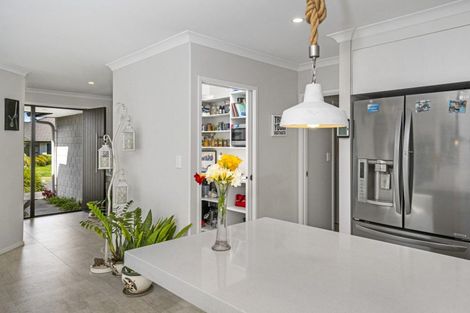 Photo of property in 11 Lakeside Terrace, Omokoroa, 3114
