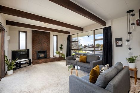 Photo of property in 15 Tainui Terrace, Inglewood, 4330