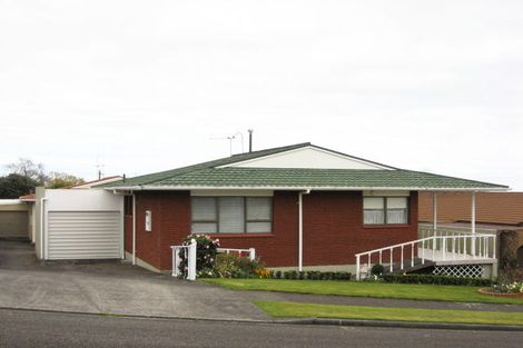 Photo of property in 16 Kellyville Heights, Merrilands, New Plymouth, 4312