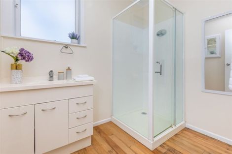 Photo of property in 594 Glenfield Road, Bayview, Auckland, 0629