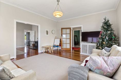 Photo of property in 13 Aramoana Avenue, Devonport, Auckland, 0624