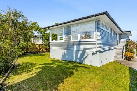 Photo of property in 32 Knights Road, Rothesay Bay, Auckland, 0630
