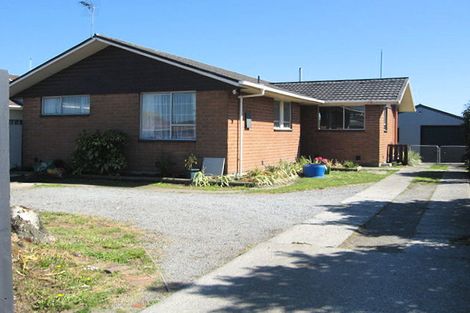Photo of property in 142 Northcote Road, Northcote, Christchurch, 8052