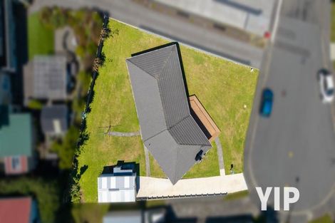 Photo of property in 54 Batchelor Street, Newlands, Wellington, 6037