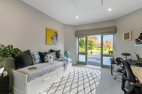 Photo of property in 18 Wairoa Road, Narrow Neck, Auckland, 0624