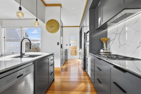 Photo of property in 77 Te Aroha Street, Hamilton East, Hamilton, 3216