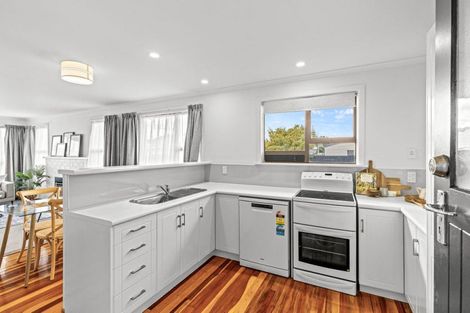 Photo of property in 6 Omori Place, Castlecliff, Whanganui, 4501