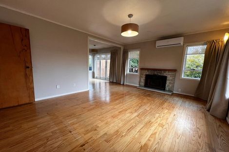 Photo of property in 33 Durham Street, Te Atatu Peninsula, Auckland, 0610