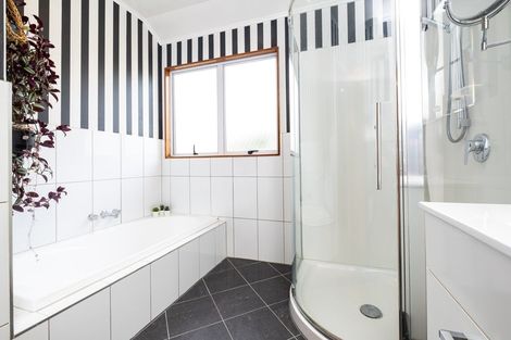 Photo of property in 2/102 Southampton Street West, Hastings, 4122